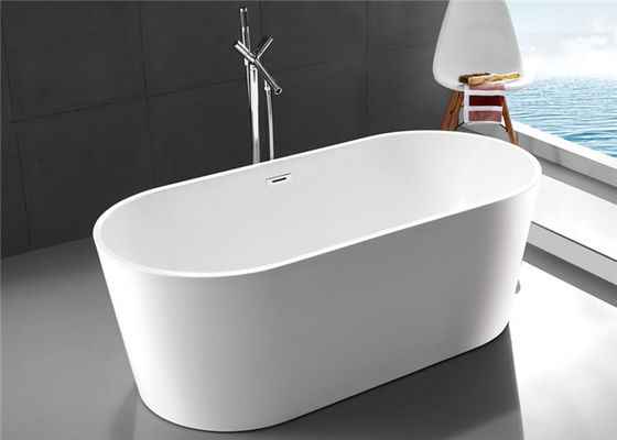 Moderne ovale freistehende Wanne mit Plattform-Berg-Hahn 1700 * 800 * 600mm